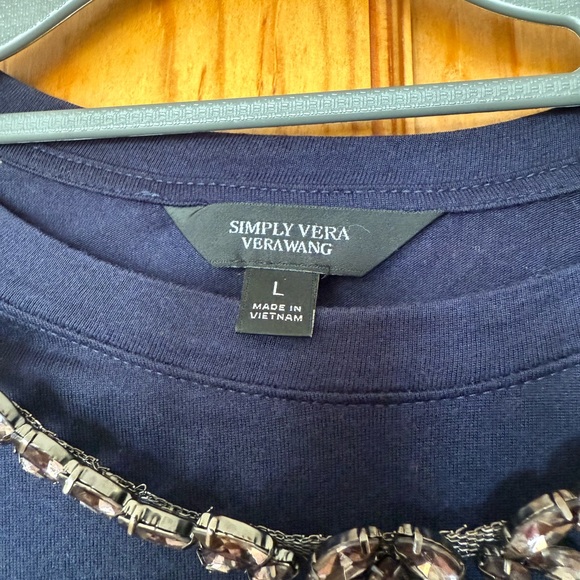Simply Vera Vera Wang Navy Tee with detachable necklace size Large - Picture 4 of 6